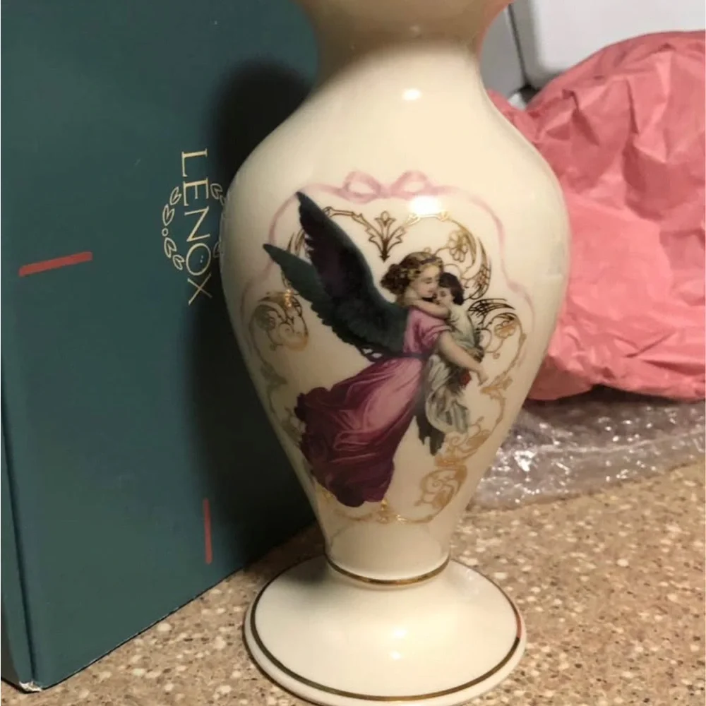Lenox Angel Porcelain Vase “The Glorious Angel Vase” Vtg. 1997 USA